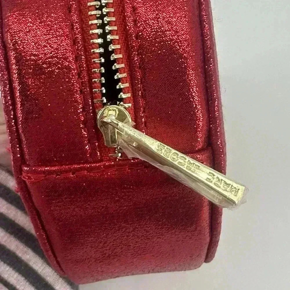 New Marc Jacobs Daisy Sparkling Glitter Red Makeup/Cosmetic Pouch Holiday Xmas - Picture 3 of 9